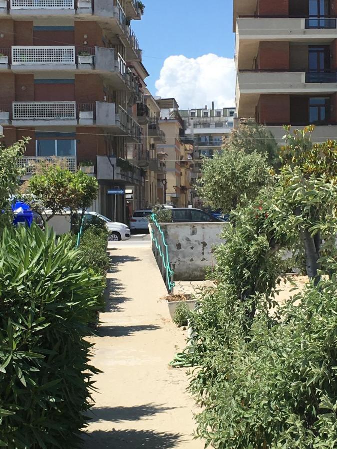 Marco Holiday Apartment ペスカーラ エクステリア 写真